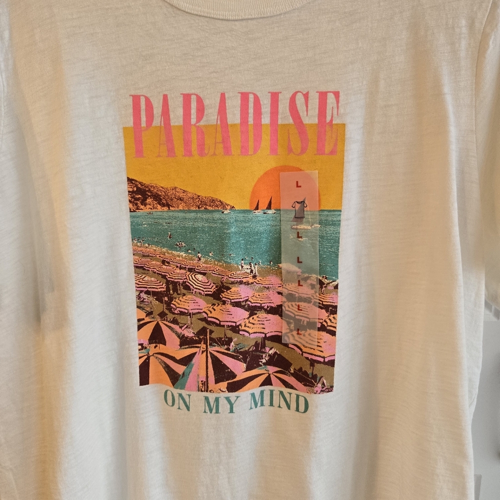 Womans Large Old Navy tee - Picture 2 of 4